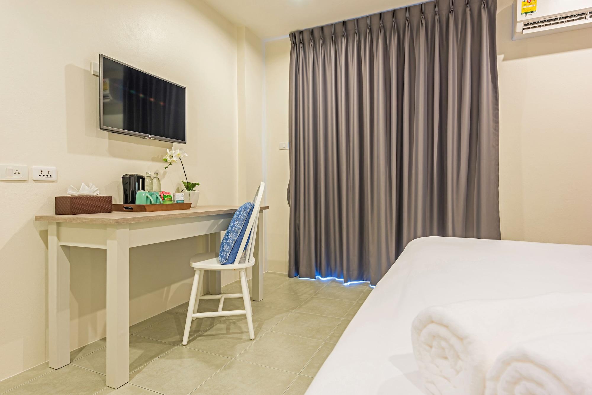 Recenta Phuket Suanluang Hotel Екстериор снимка