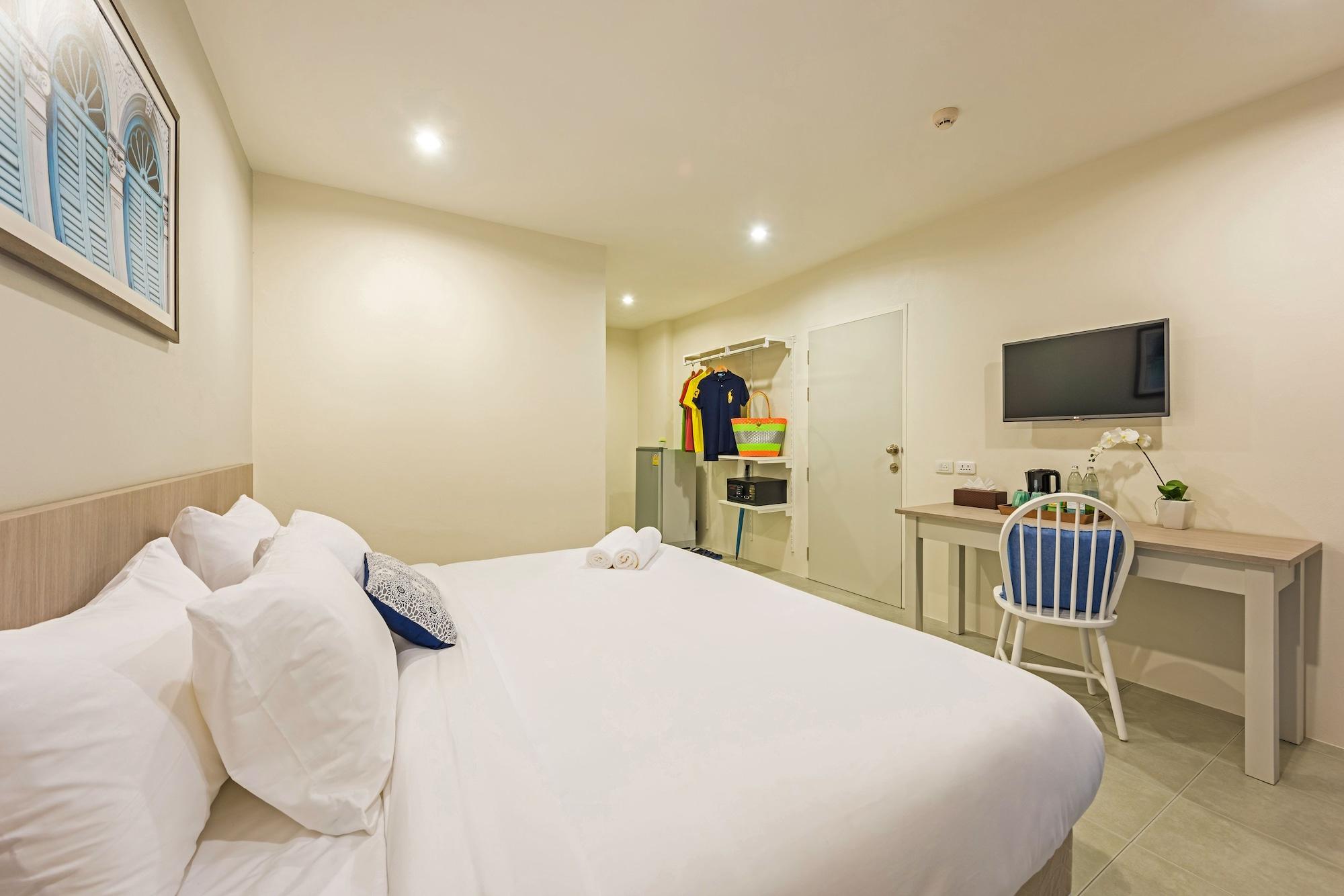 Recenta Phuket Suanluang Hotel Екстериор снимка