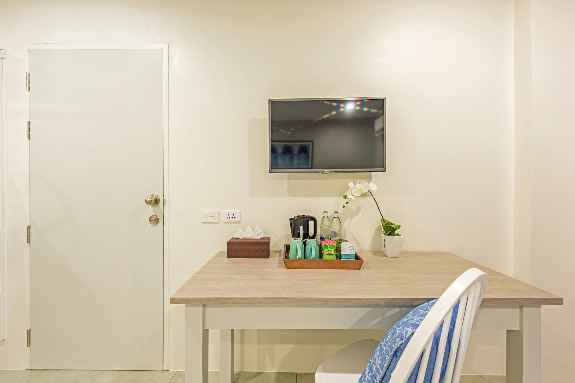 Recenta Phuket Suanluang Hotel Екстериор снимка