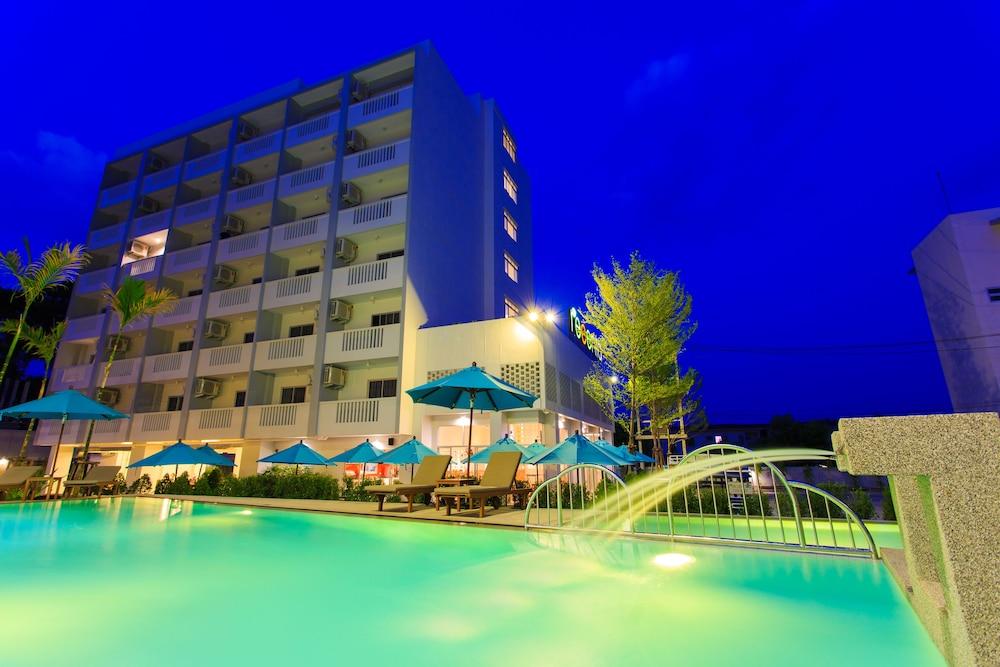Recenta Phuket Suanluang Hotel Екстериор снимка