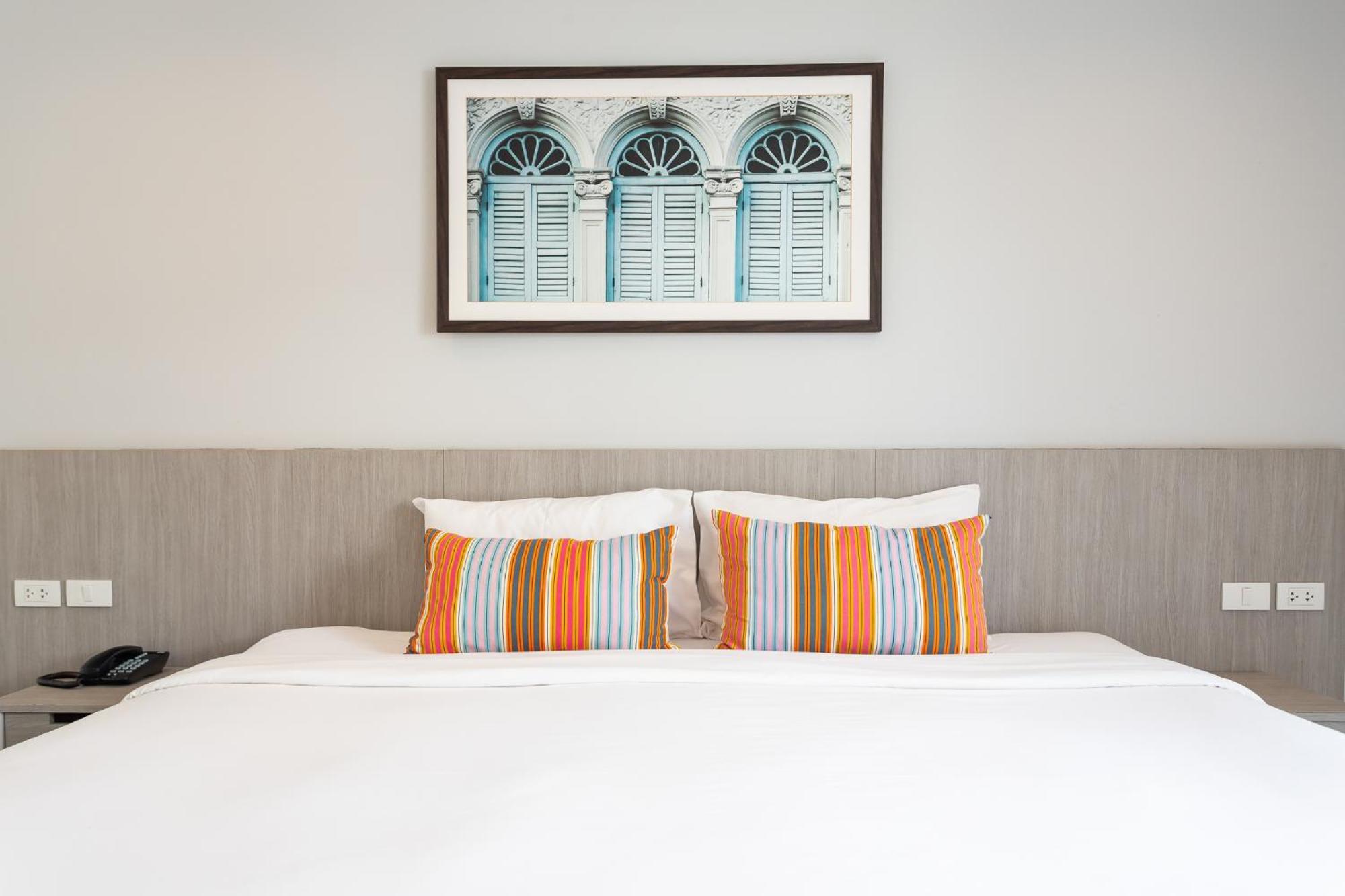 Recenta Phuket Suanluang Hotel Екстериор снимка