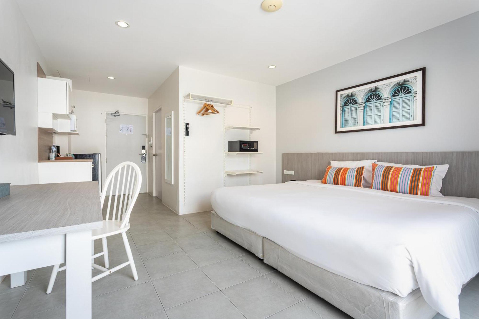 Recenta Phuket Suanluang Hotel Екстериор снимка