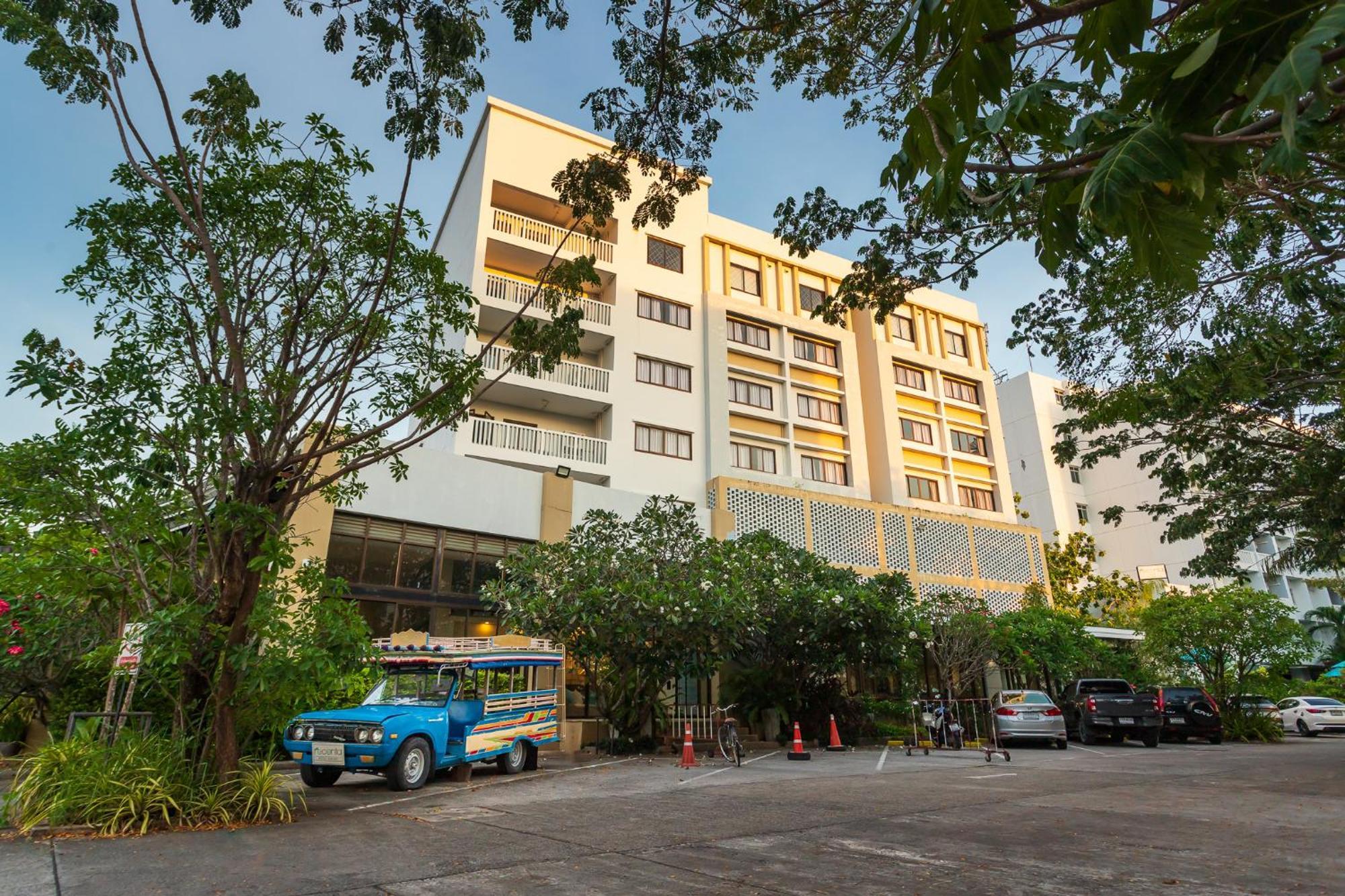 Recenta Phuket Suanluang Hotel Екстериор снимка