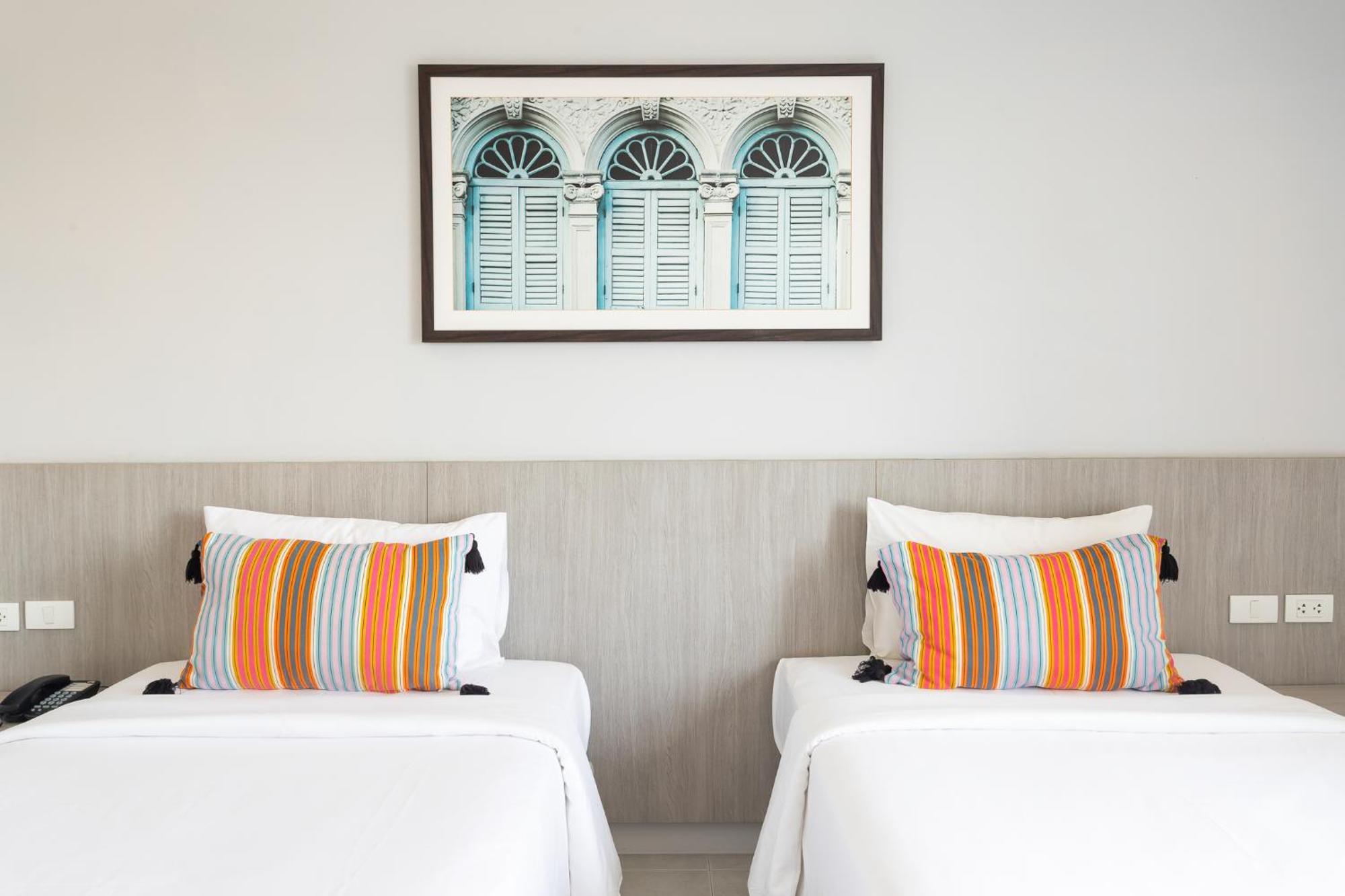 Recenta Phuket Suanluang Hotel Екстериор снимка