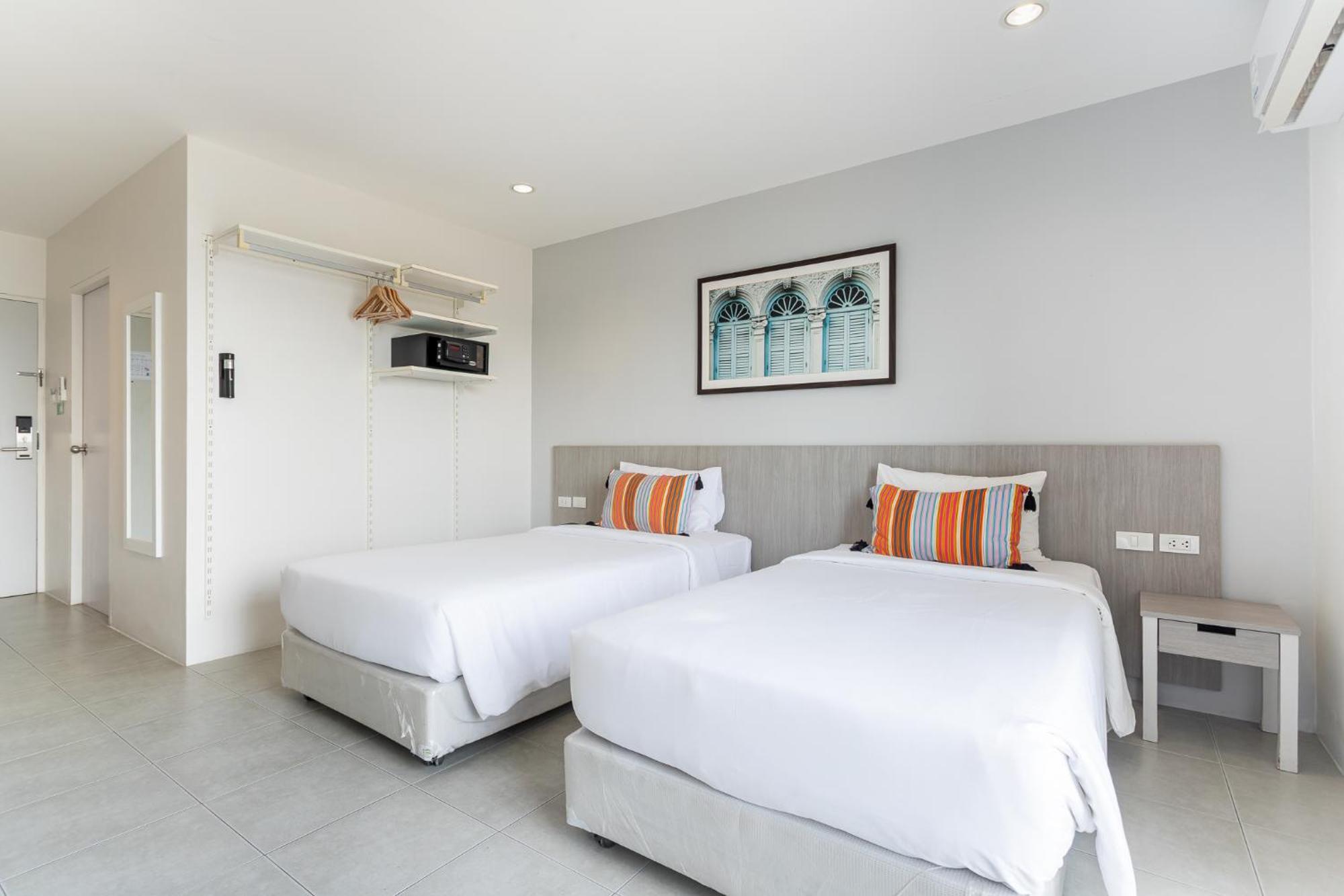 Recenta Phuket Suanluang Hotel Екстериор снимка
