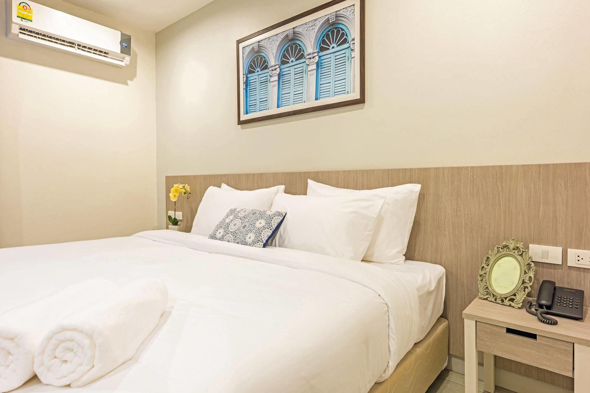 Recenta Phuket Suanluang Hotel Екстериор снимка
