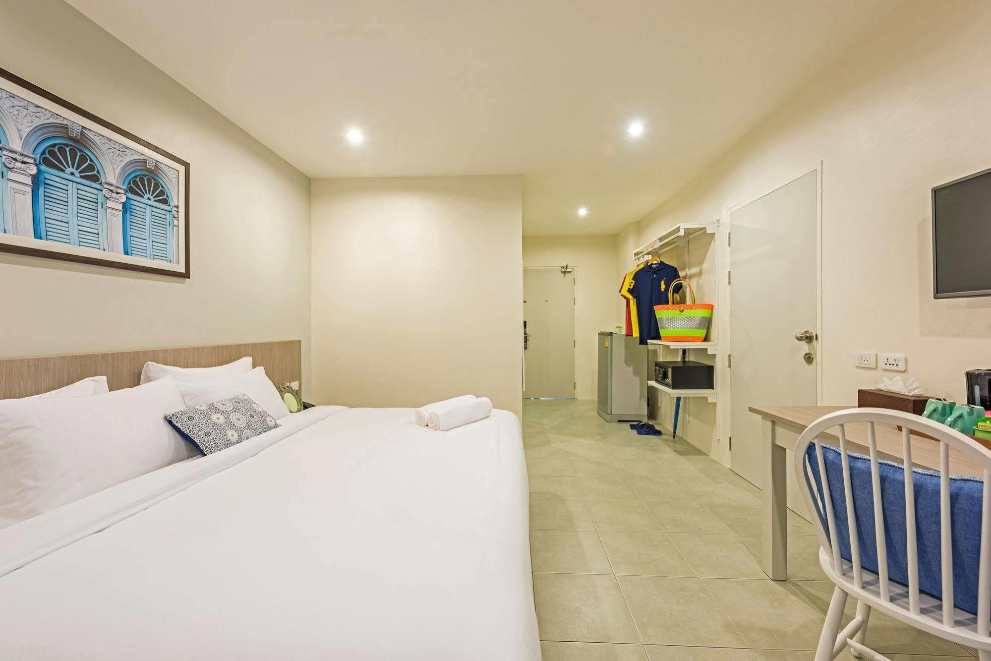 Recenta Phuket Suanluang Hotel Екстериор снимка