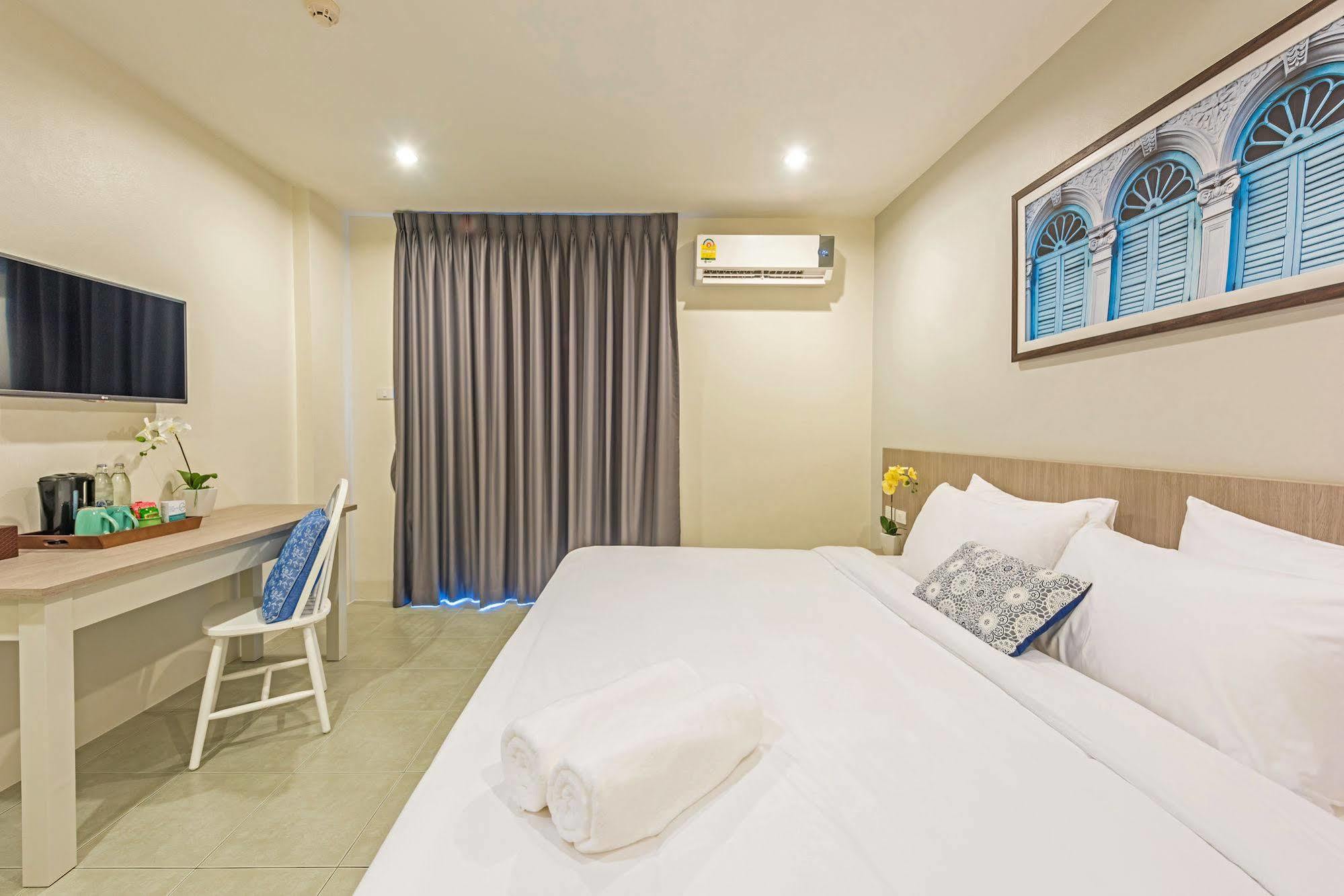 Recenta Phuket Suanluang Hotel Екстериор снимка
