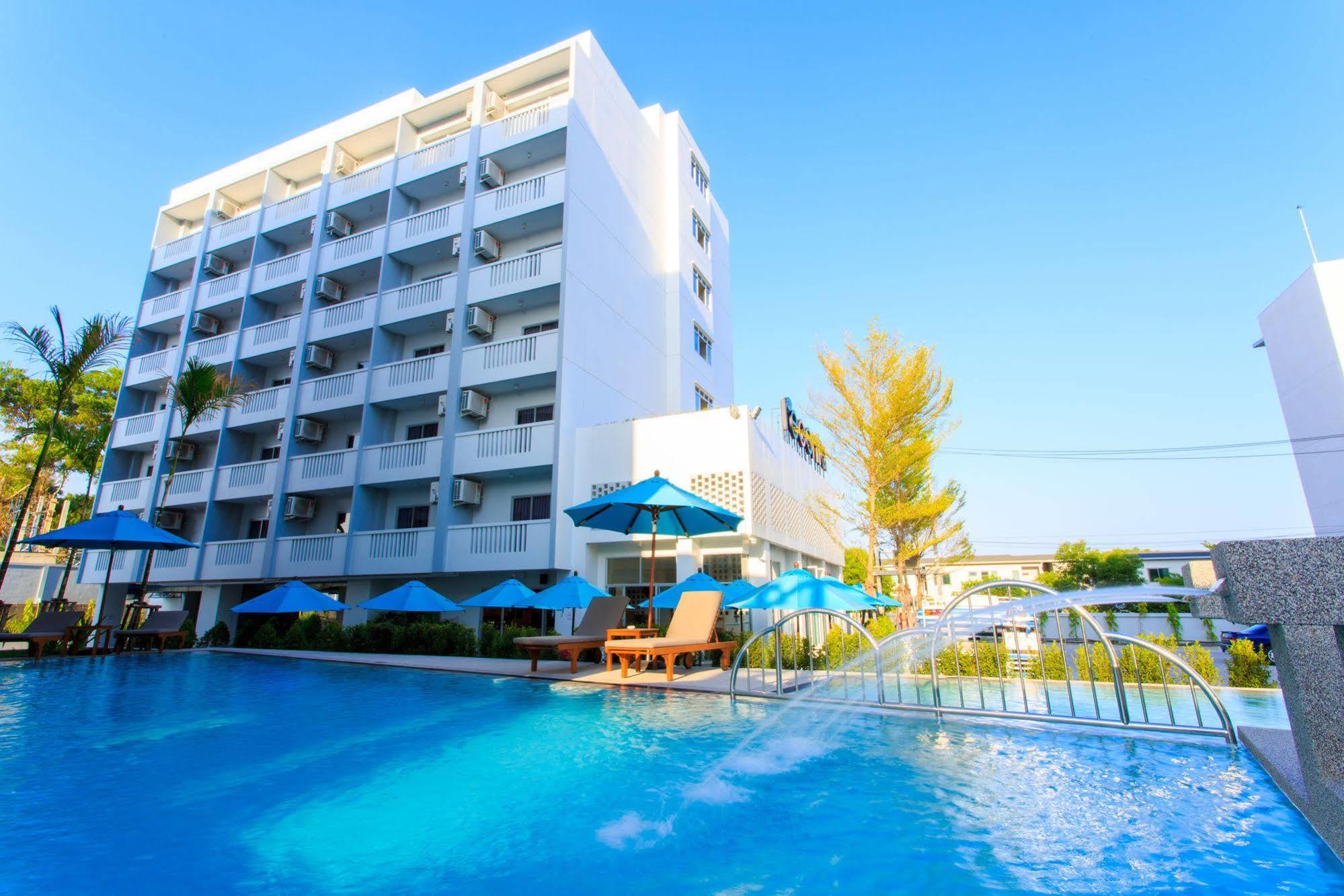 Recenta Phuket Suanluang Hotel Екстериор снимка