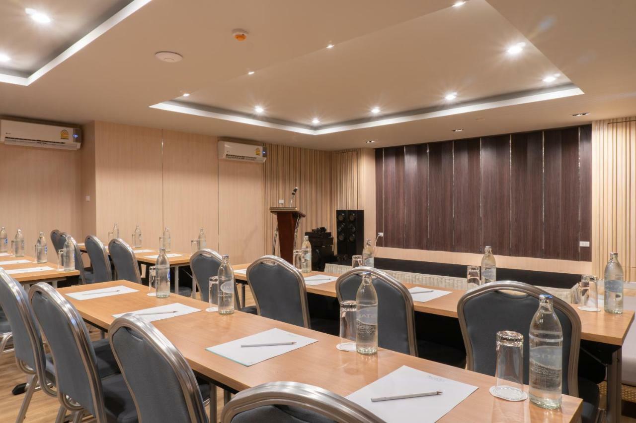 Recenta Phuket Suanluang Hotel Екстериор снимка