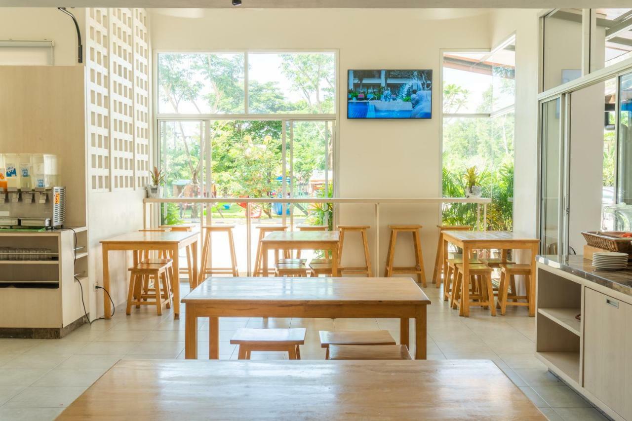 Recenta Phuket Suanluang Hotel Екстериор снимка